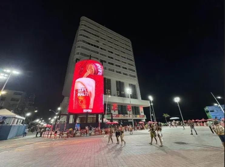 O IMPACTO DOS PAINEIS DE LED NA VIDA NOTURNA NO TOCANTINS